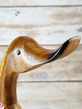 Laufente aus Bambus mit sneakers - rot weiß gestreift / Teak  40 cm