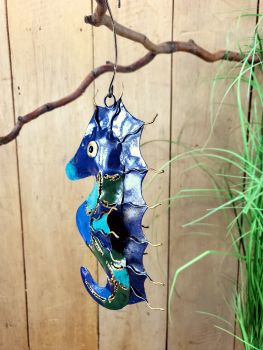 Seepferdchen Finja grün blau zum aufhängen z.b als Baddeko / aussen im Baum / Metall