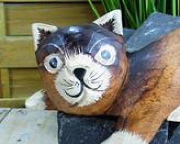 Regalkatze / Kantensitzer braun / Holz (R)
